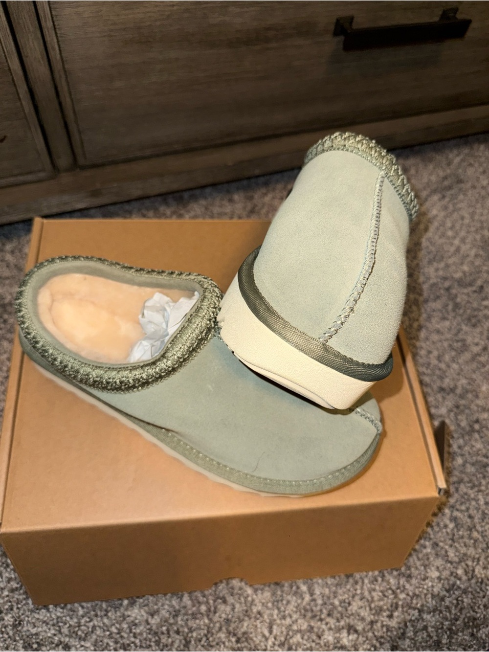 Darc Sport Wolf Head Mammoth Mule NWT